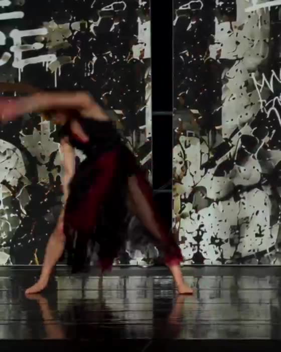 Contemporary class at Glass House Dance